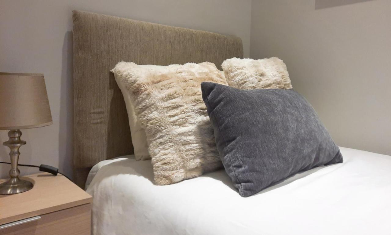 Cozy Rooms - Great Bus Connections - Free Parking Mosta Exterior foto
